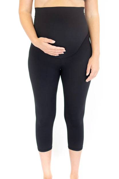 Maternity leggings with high waistband, perfect for comfort during pregnancy in Black